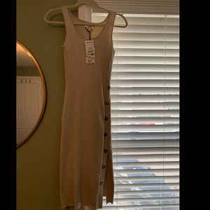 NWT’s tan body con sweater dress 🤍🤎